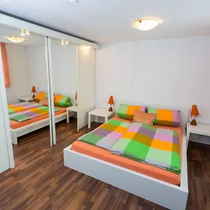  Apartment Schöne Ferienwohnung Am Schlosspark Deutschland